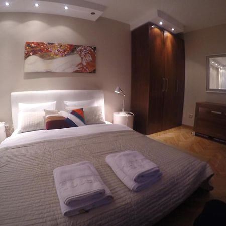 Apartments Near St. Sava Temple Belgrado Exterior foto